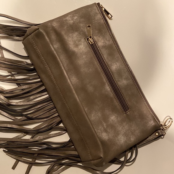 Aldo tassel clutch with wristlet - Picture 3 of 4